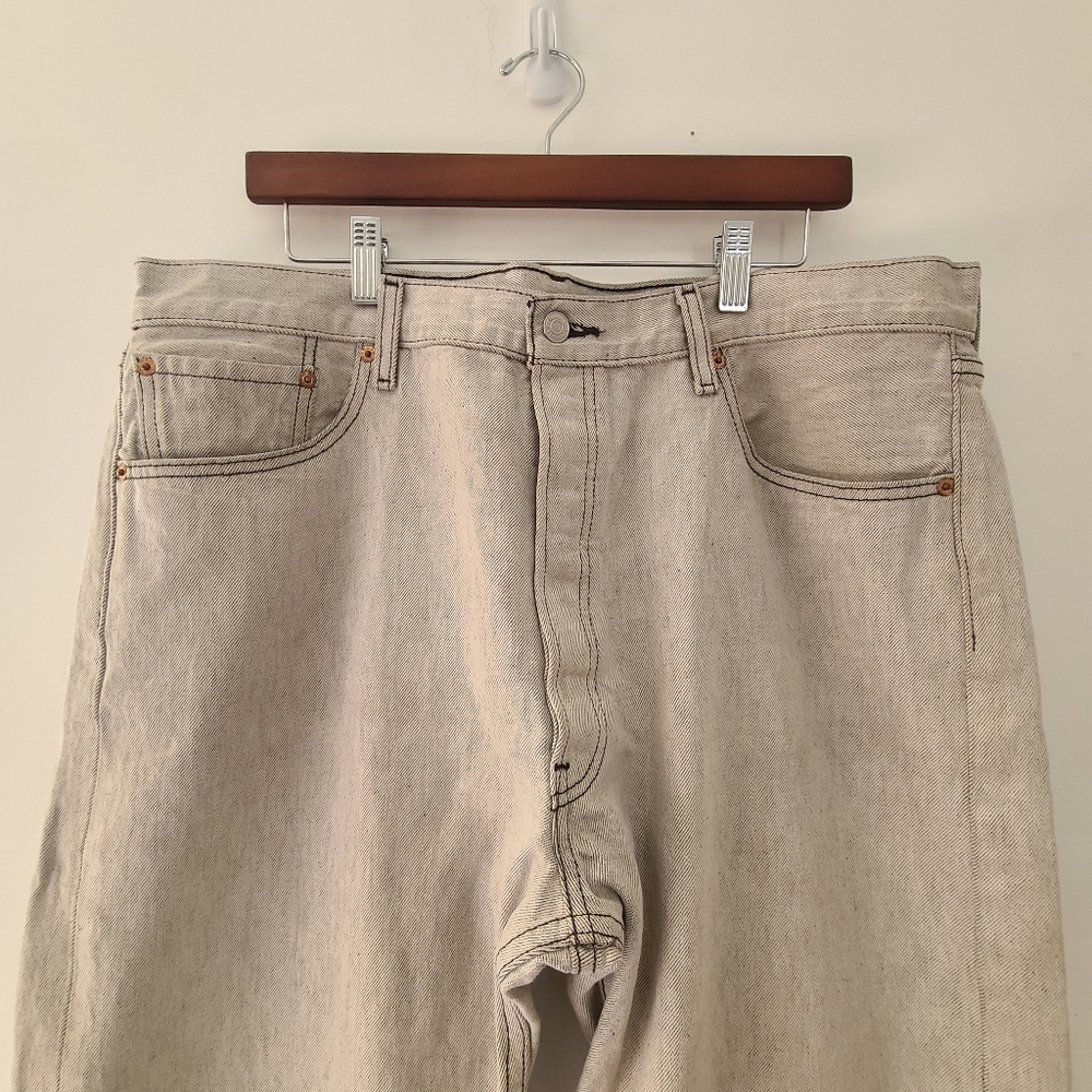 Men's Levi's 501 button Jeans Sz 40x32 - Picture 2 of 5